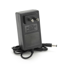 Зарядний пристрій для акумуляторів  Li-ion 16.8V,4S,2A, штекер 5,5х2,5мм, LED-індикація + перехідник