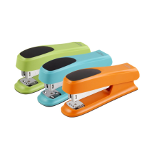 Степлер пластиковий 20 аркушів, скоби №24, 26, асорті Comix (B3027)