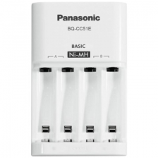 Зарядний пристрій для акумуляторів АА/ААА  Panasonic Basic Charger New